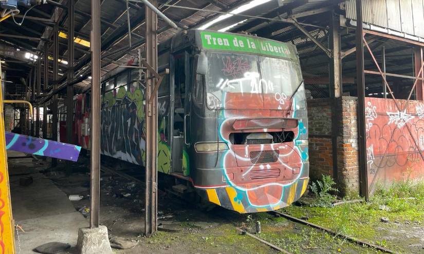 El Tren de la Libertad, que cubrió la ruta Ibarra-Salinas-Ibarra, destruido.