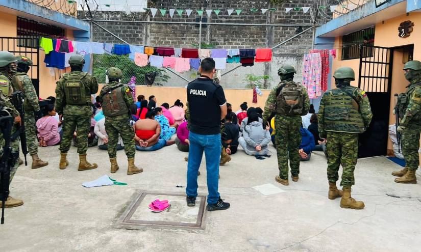 Operativos de control en la cárcel de Archidona.