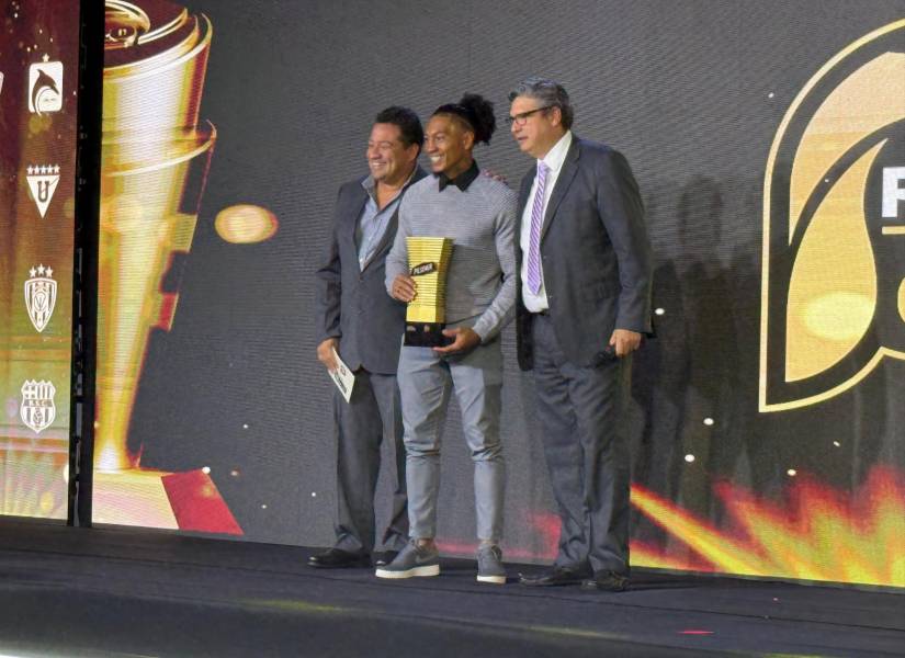 José Quintero, lateral derecho de LDUQ.