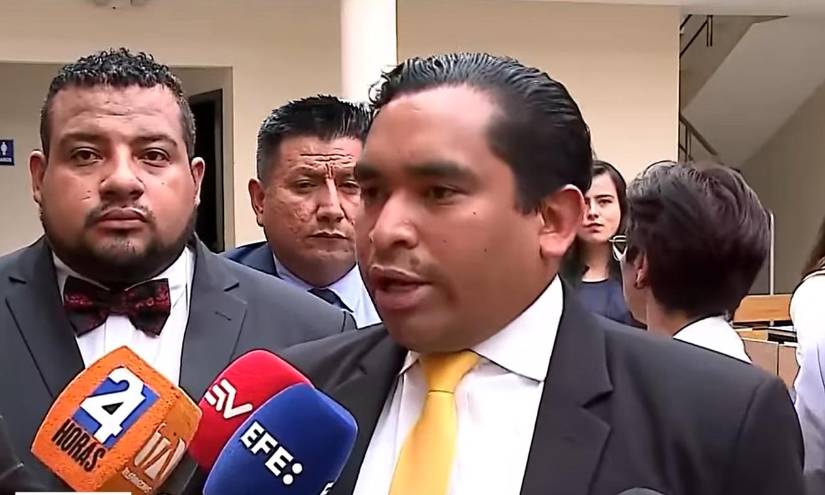 Jesús López es el abogado de la familia Bernal Otavalo.