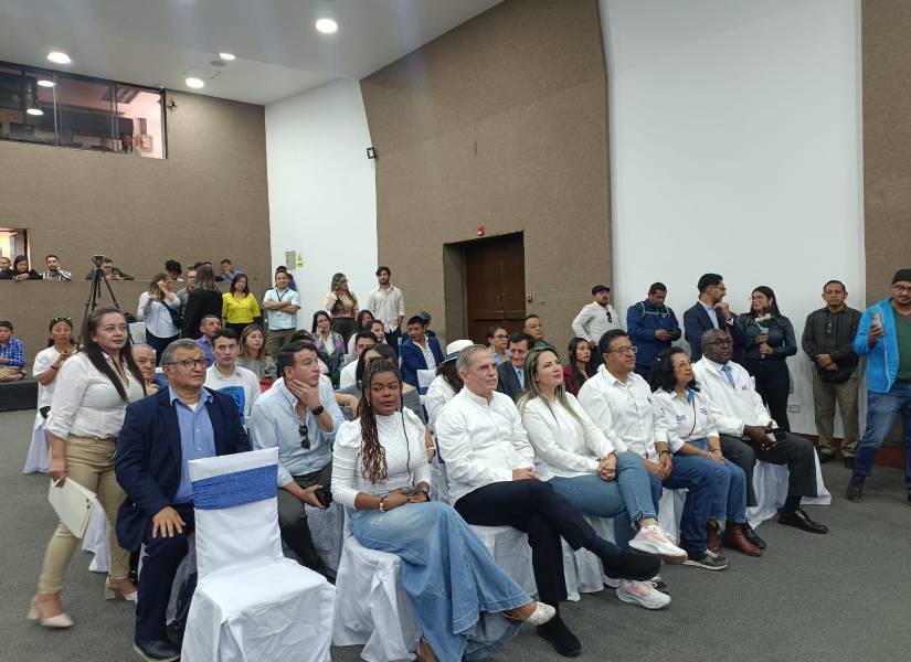 En la primera fila, los precandidatos de la lista nacional de asambleístas de la RC.