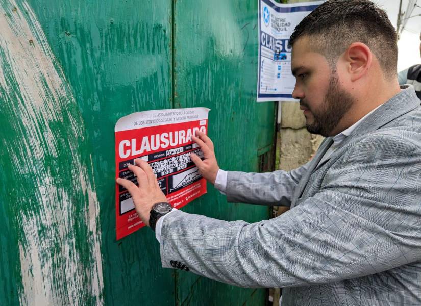 Un funcionario de la Agencia de Aseguramiento de la Calidad de los Servicios de Salud y Medicina Prepagada clausuró la supuesta clínica clandestina en Sergio Toral.