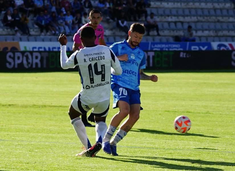 El árbitro pitó tres penales en contra de Emelec ante Macará en la LigaPro.
