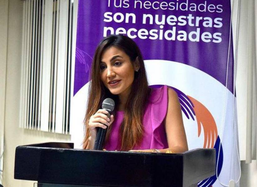 Salazar en una actividad de su fundación