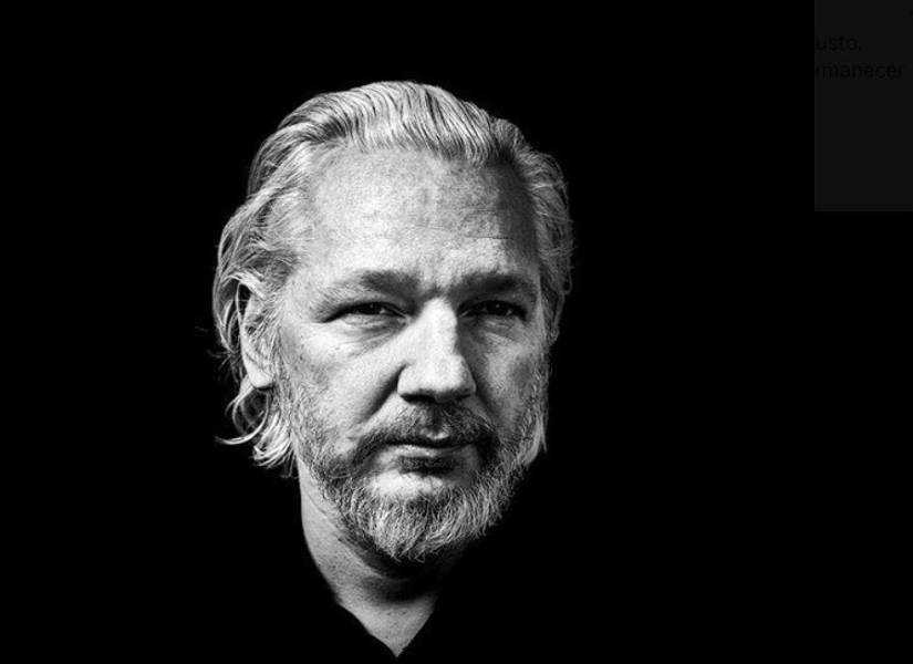Usuarios celebraron la libertad de Assange.