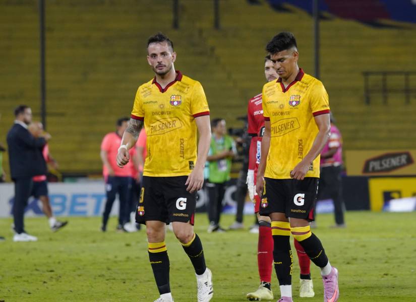 Jugadores de Barcelona SC lamentan la derrota ante Universidad Católica por la fecha 27 de la Liga Ecuabet conectada por Xtrim