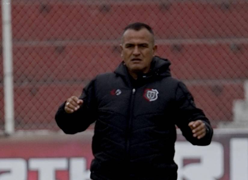 Giovanny Cumbicus empató en su debut 0-0 con El Nacional en la Liga Ecuabet.