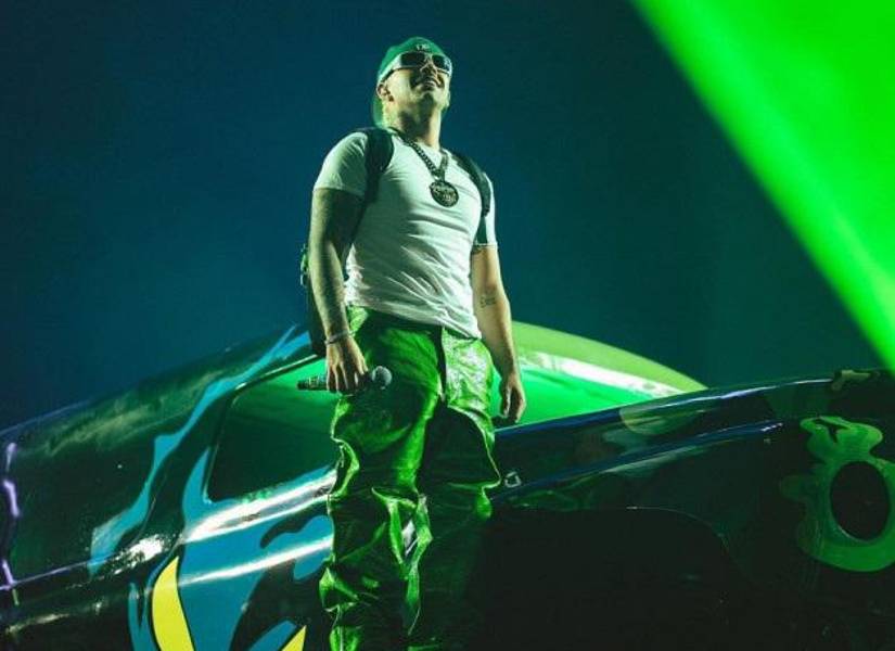 En anteriores ocasiones, Feid reveló que el uso del verde responde a un interés personal.