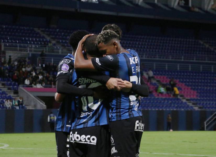 Universitario de Perú negocia el fichaje de dos jugadores de Independiente del Valle.