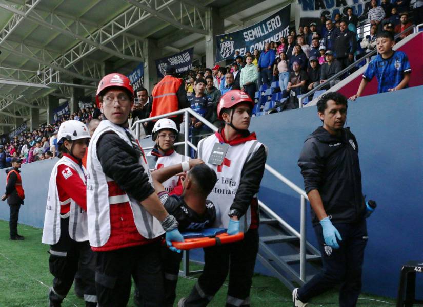 Junior Sornoza había sido sacado en camilla en el duelo entre Independiente del Valle y San Lorenzo por la Copa Libertadores.