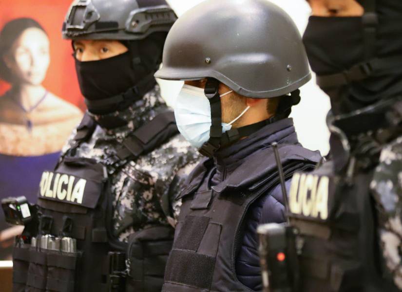 Traslado de Germán Cáceres de Quito a la cárcel La Roca, en Guayaquil.