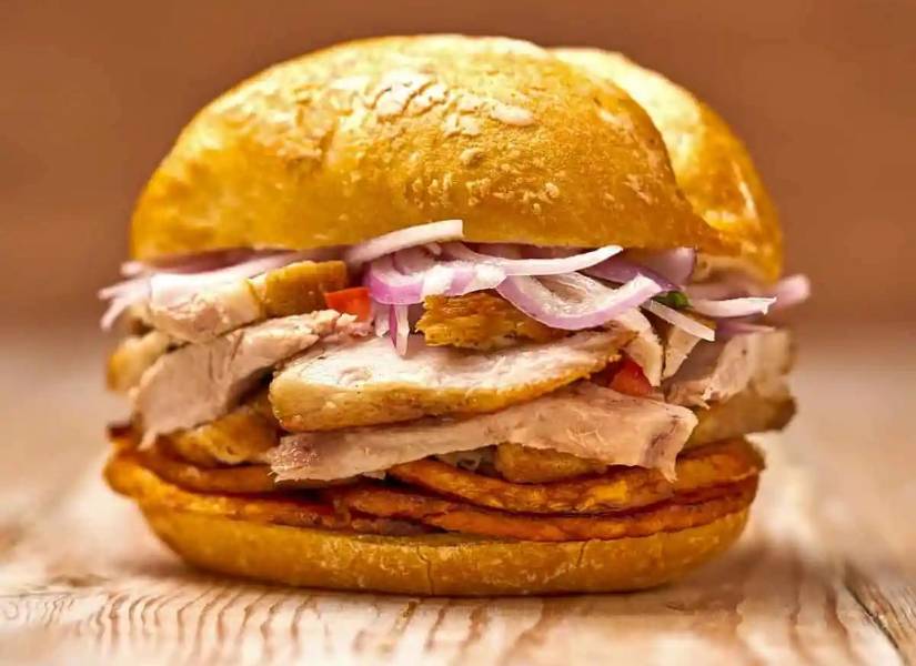 Pan con chicharrón.