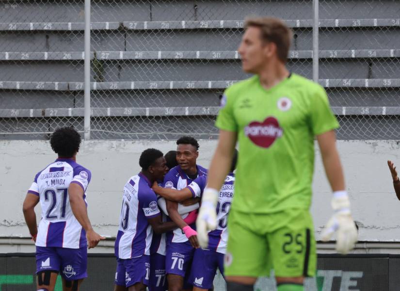Emmanuel Torres anotó el primer gol del encuentro.