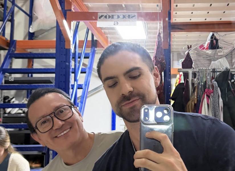 David Reinoso y Johann Vera en la sala de vestuario.