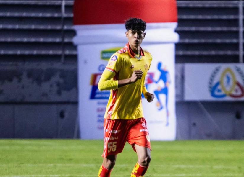 Virgilio Olaya está cerca de firmar su traspaso con el Bayern Munich desde el Aucas.