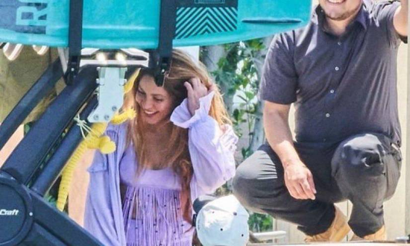 Shakira y Lewis Hamilton en su paseo en bote.