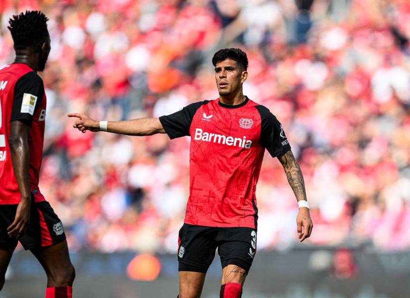 El Bayer Leverkusen espera alrededor de USD 68 millones para vender a Piero Hincapié.