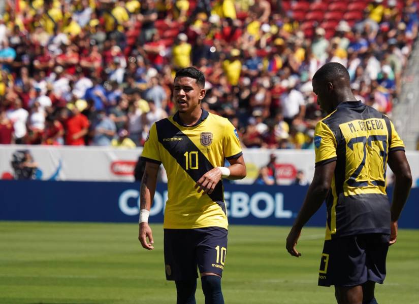 Kendry Páez se perderá la última fecha si lo amonestan ante Jamaica.