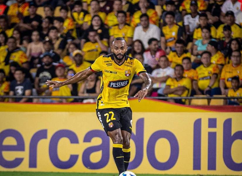 Leonai Souza fue titular en Barcelona SC para vencer al Corinthians en la Copa Libertadores.