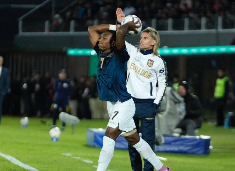 Pervis Estupiñán arrancó de titular en el enfrentamiento entre Ecuador vs. Argentina.