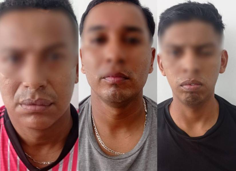 La Policía difundió esta imagen de los capturados por el robo masvo de vehículos en Guayaquil, entre ellos constan un policía y un guardia de seguridad.