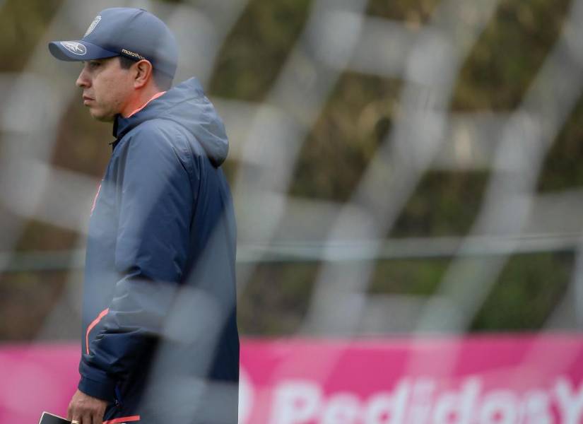 El entrenador de la Selección Femenina de Ecuador, Eduardo Moscoso