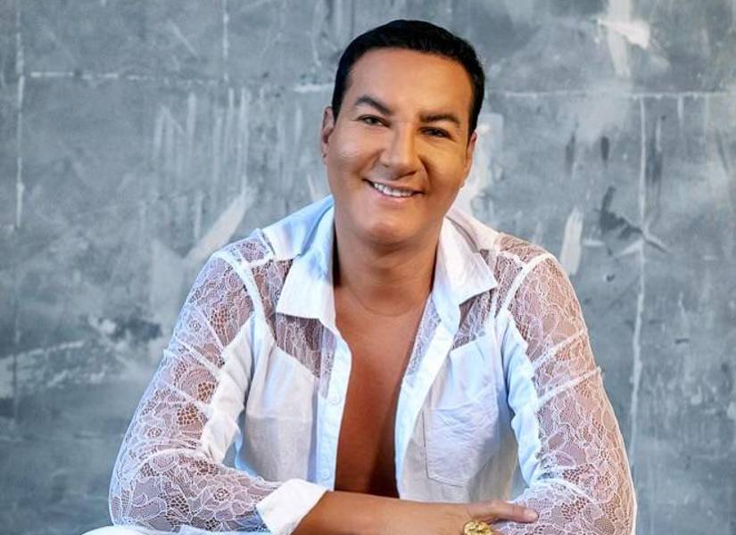Además de maquillador de famosos, Rangel también fue modelo.
