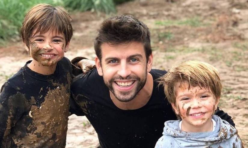 Imagen de archivo de Piqué junto a Sasha y Milan.