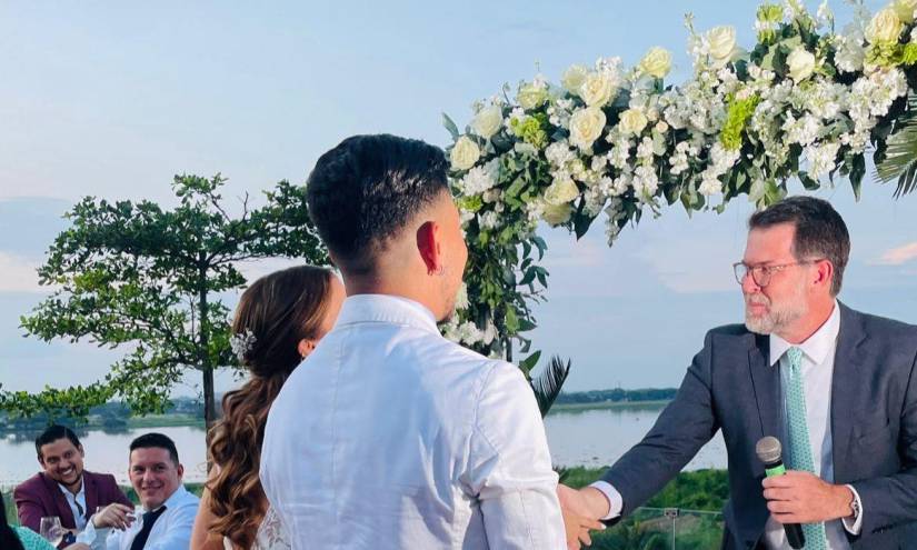 Captura de pantalla de imágenes de la boda entre Joao Rojas y Kristy Alvarado.