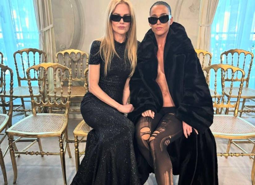 Katy Perry junto a Nicole Kidman en el desfile de Balenciaga