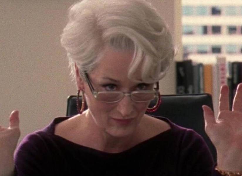 Meryl Streep interpretando Miranda Priestley en El Diablo Viste a la Moda