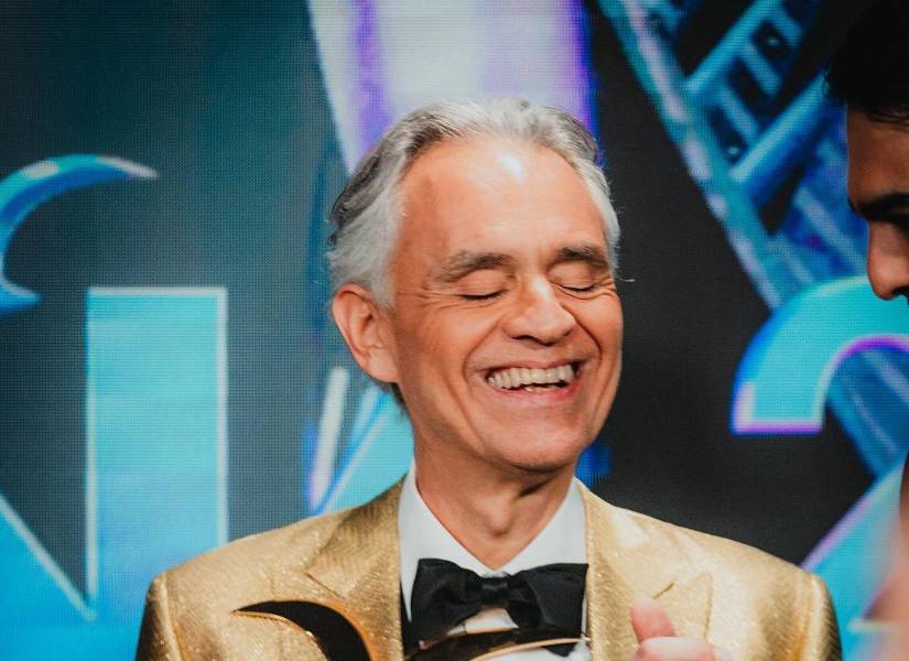 Andrea Bocelli con su Gaviota de Oro