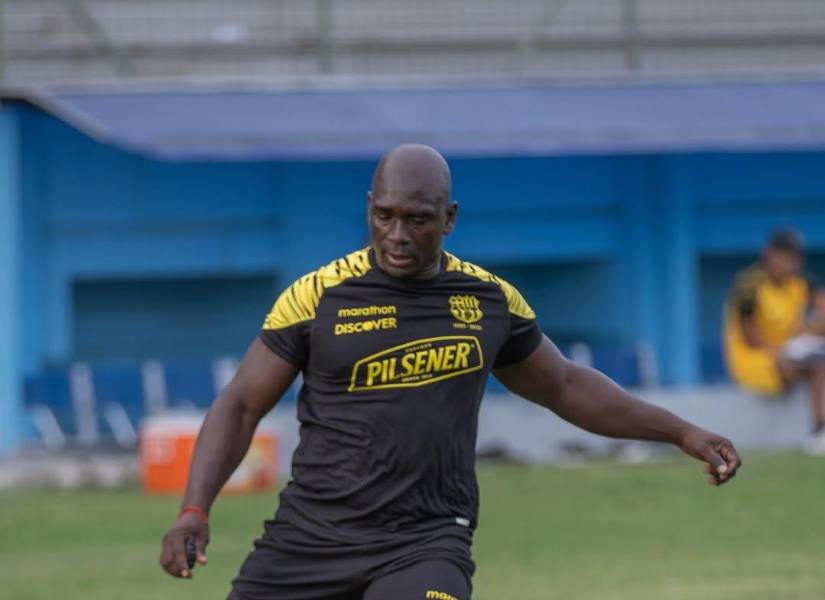 Segundo Alejandro Castillo empezó la primera temporada como entrenador de Barcelona SC.