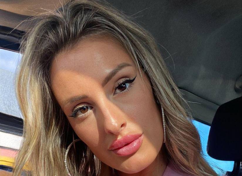 Entrenadora personal española Andrea Palacio, selfie compartida en su red social