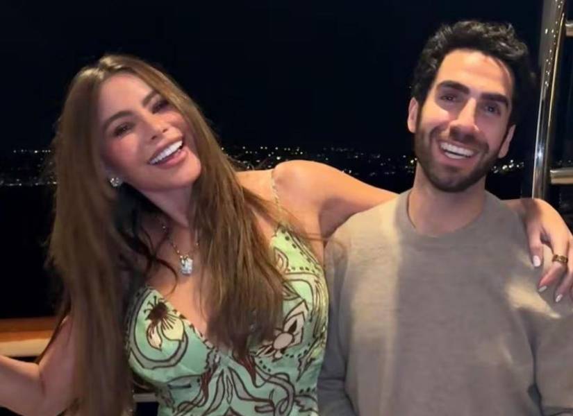 Fotografía previa de Sofía Vergara con Douglas Chabbott.