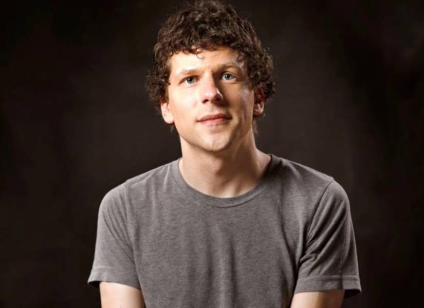 Jesse Eisenberg como Mark Zuckerberg.