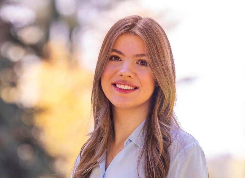 La infanta Sofía en los jardines de La Zarzuela.