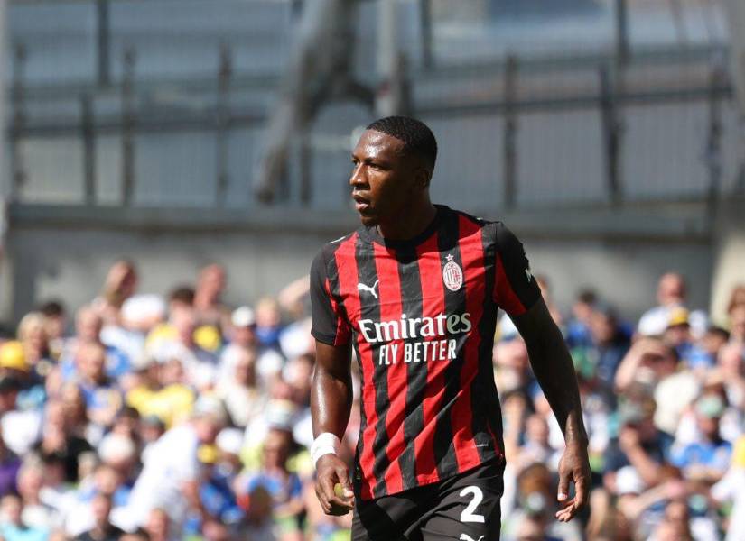 Pervis Estupiñán quiere homenajear a Cafú en el AC Milan.