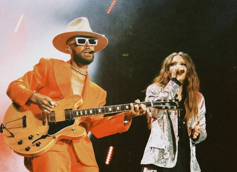 Su álbum debut, Esta es mi vida, se lanzó oficialmente en 2006.