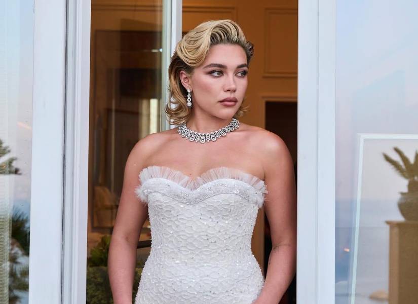 Florence Pugh durante una sesión de fotos.