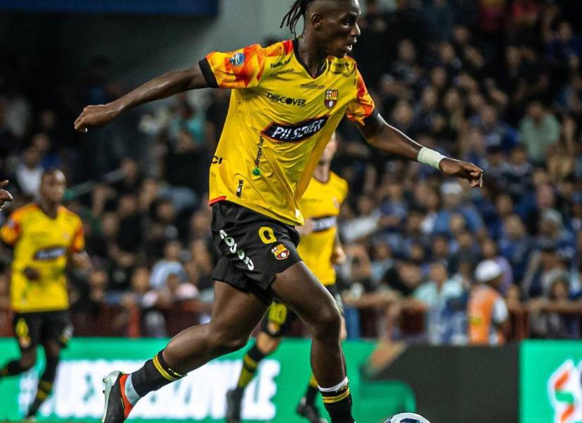 Barcelona SC sigue buscando la venta de Allen Obando.