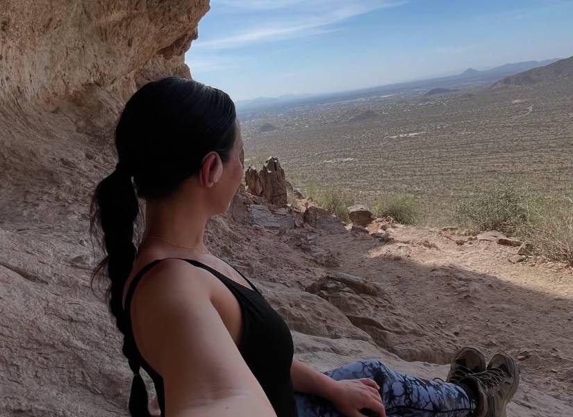 Hannah Moody en una ruta de senderismo en Arizona.