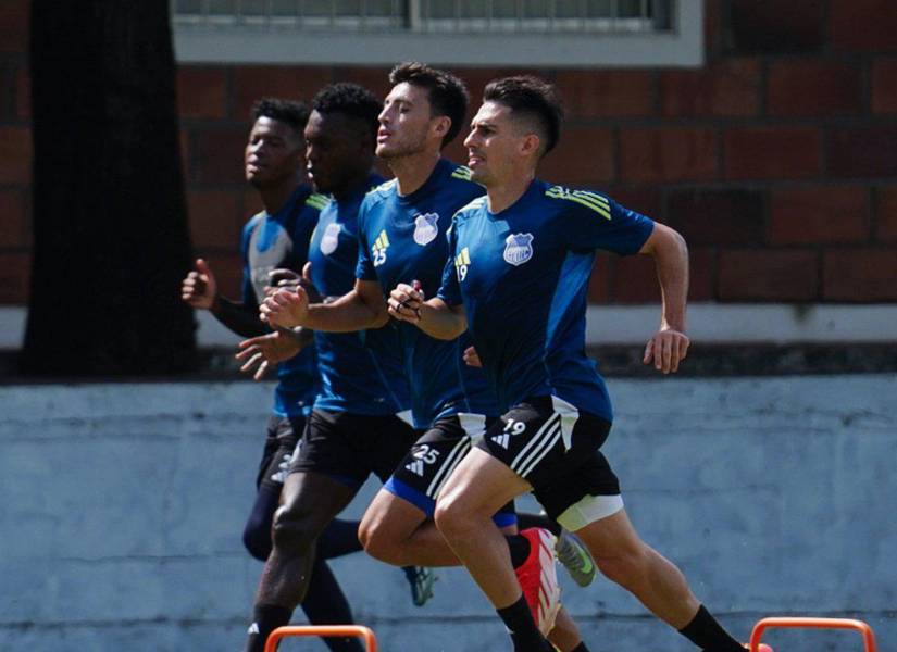 Jugadores de Emelec en un entrenamiento