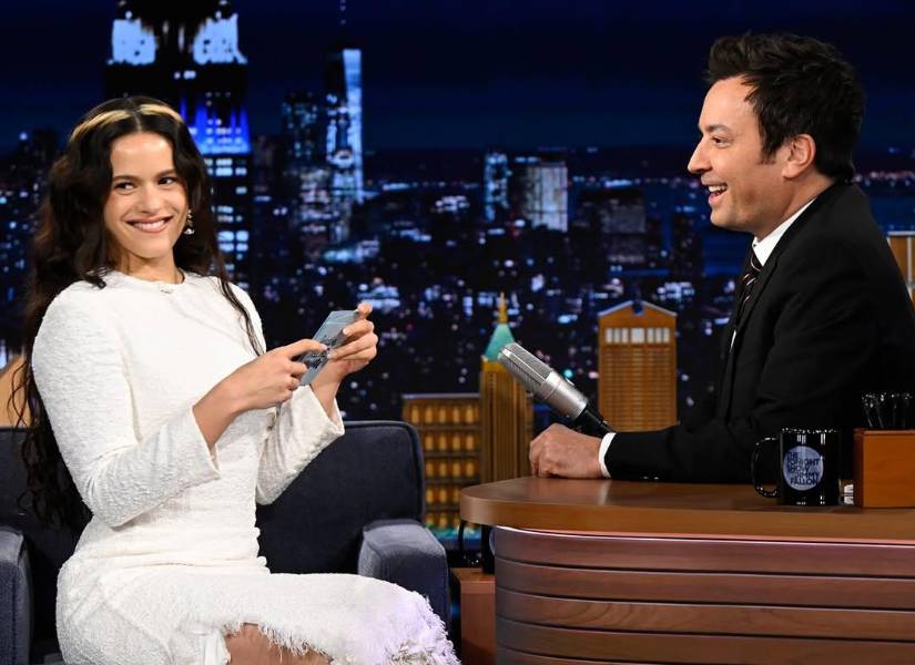 Rosalía y Jimmy Fallon.