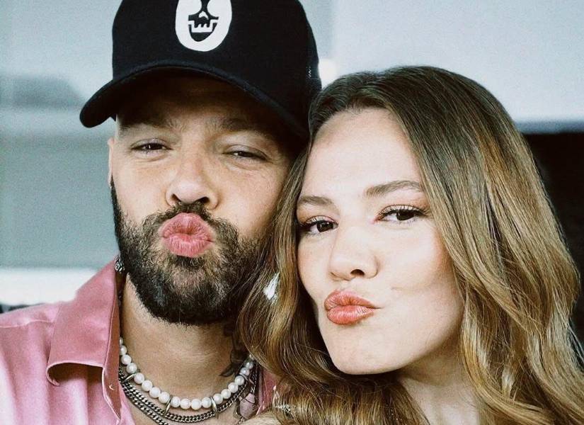 Esta es mi vida logró certificaciones de oro y platino, y les valió el Latin Grammy a Mejor Artista Nuevo en 2007.