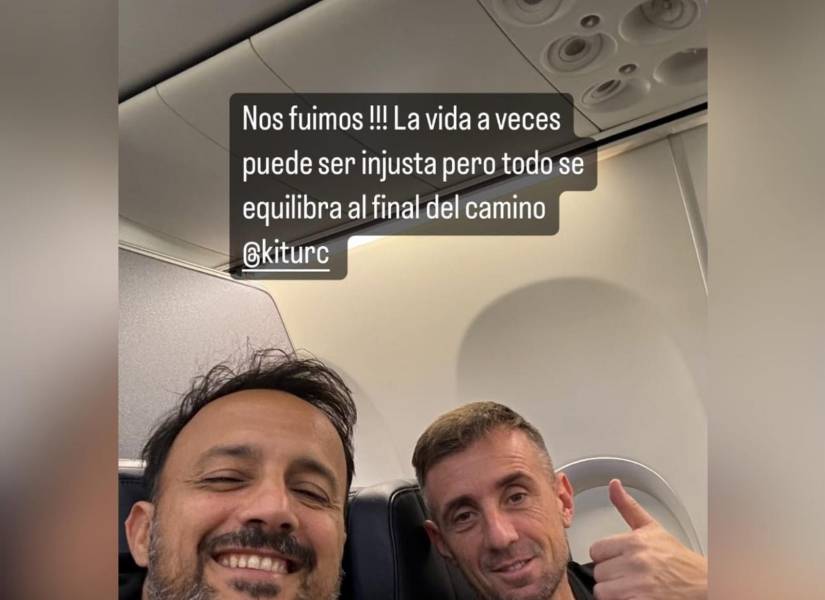 Damián Kitu Díaz, junto a su representante, Daniel Quinteros, saliendo de Ecuador