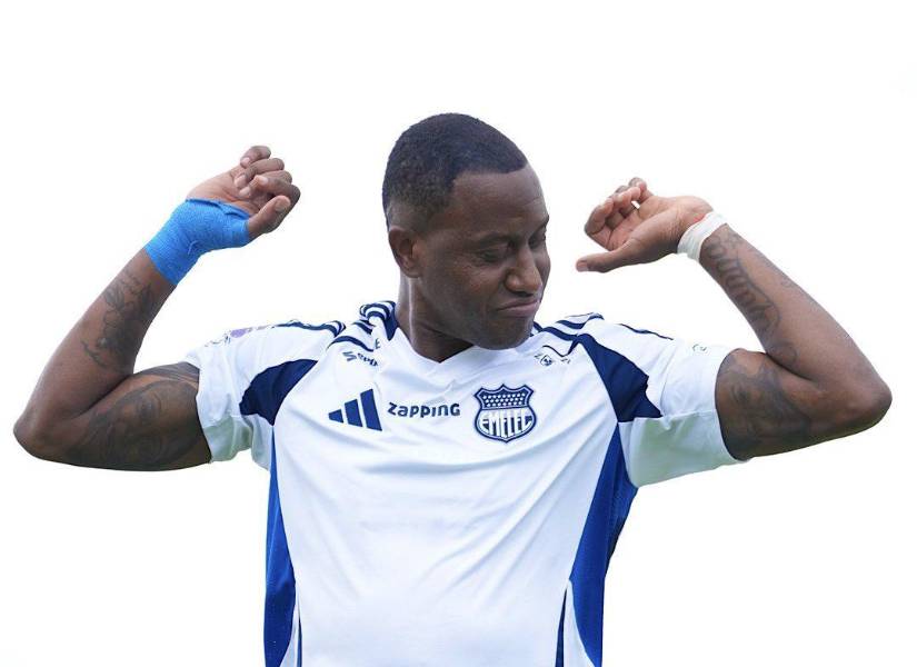 Jaime Ayoví anotó el gol de Emelec para darle la ventaja al bombillo.