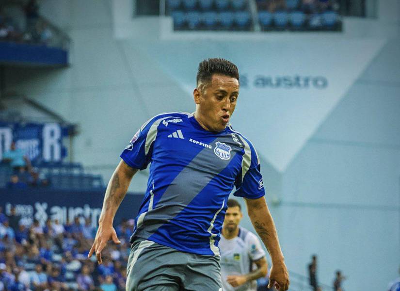 Christian Cueva no sigue siendo jugador de Emelec para lo restante del año.