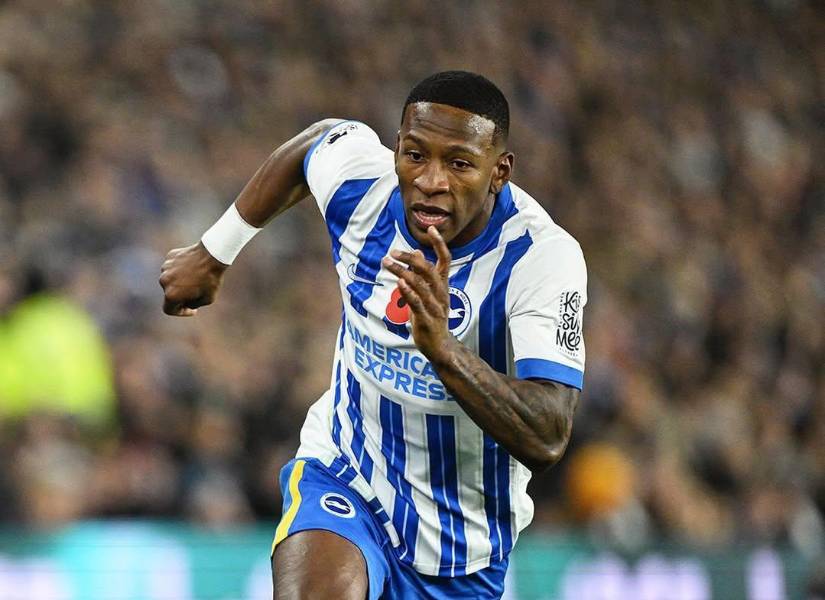 Pervis Estupiñán pasará del Brighton al AC Milan en este mercado de fichajes.