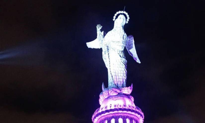 El Panecillo se ilumina de rosa por el Giro de Italia que será en Quito